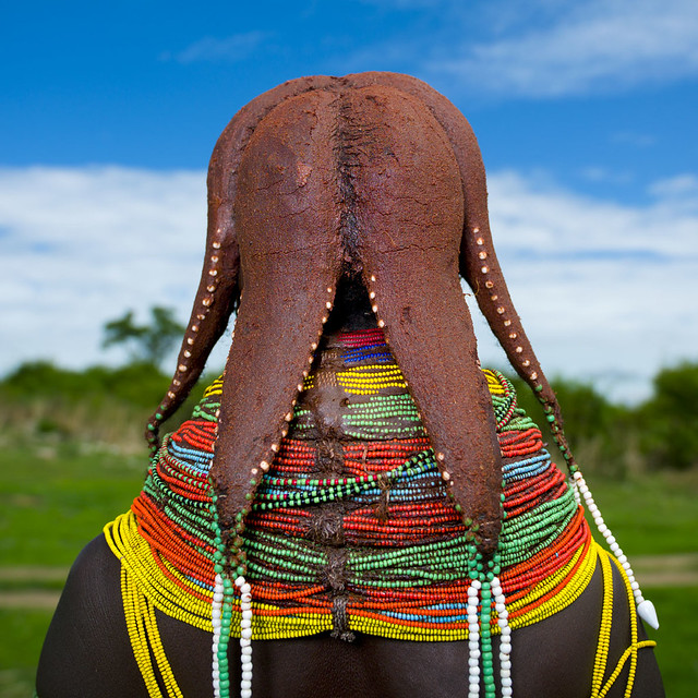 Фотографии Эрика Лафорга Paul the Octopus haircut in Mwila tribe - Angola