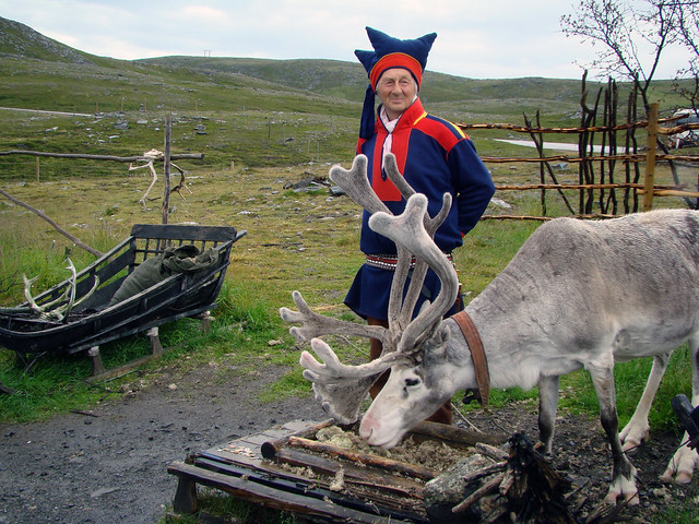 DSC07819 Saami and reindeer