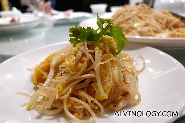 Wok-fried empress noodle with shredded meat