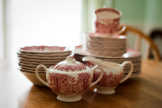 Red and White Dish Set