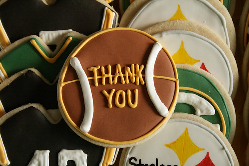 Coordinating Thank-You cookie.