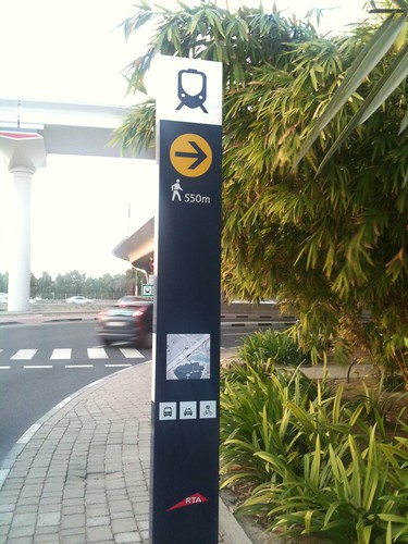 dubai metro signs