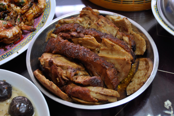 Woo tau kau yook (steamed yam with roast pork)