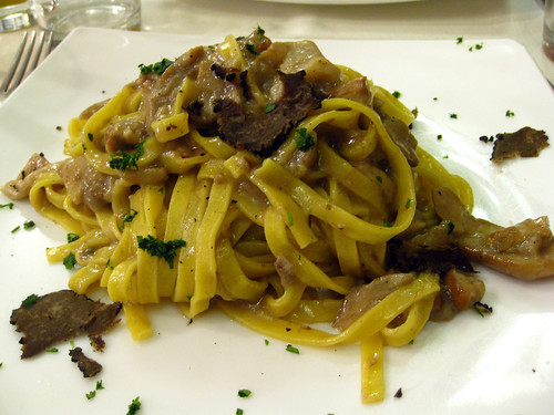 Fetuccine with porcini mushrooms and black truffles
