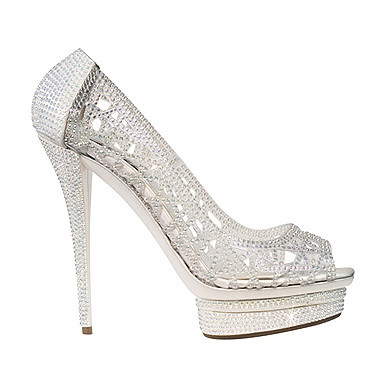 With unique designs and models and luxury this wedding shoe like diamonds 