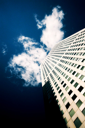 フリー写真素材|建築・建造物|高層ビル|雲|日本|東京都|