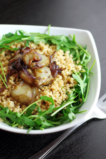 Jerusalem Artichokes, Red onions and Rocket with Giant Couscous