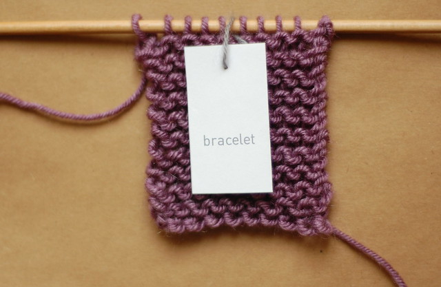 mini knit bracelet pattern