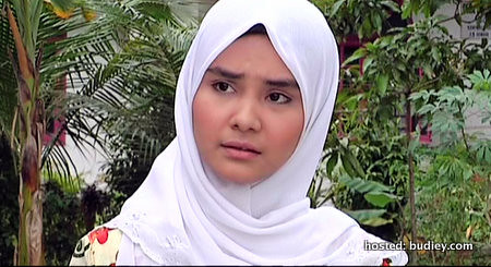 Rafidah Ibrahim sebagai Intan