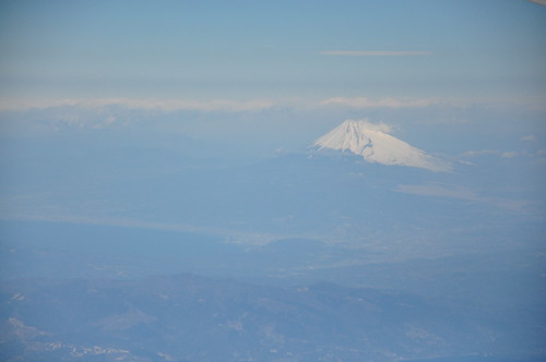 Japan Eartquake: cloud/smoke on Mt. Fuji