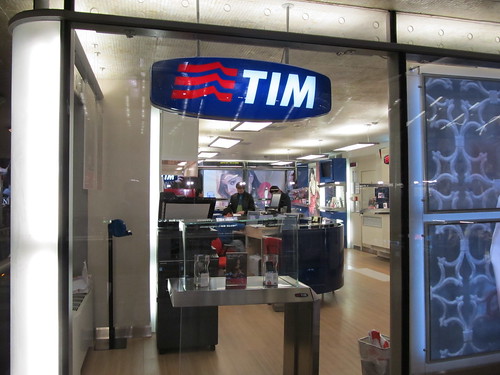 テルミニ駅のTIM shop