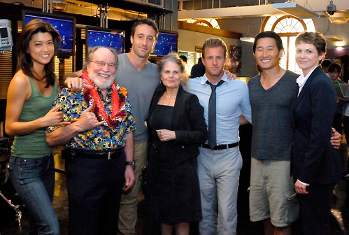 New photoset of the Hawaii Five0 cast with Neil Abercrombie