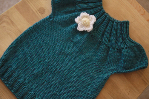 knitted baby top in green