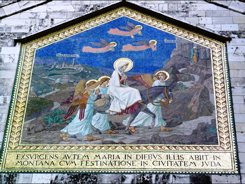 Mosaico que recuerda la Visitación