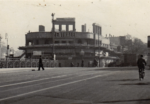 Potsdamer brücke, Berlin. 'Zentrale' building being demolished. Circa 1942.