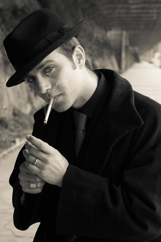 フリー写真素材|人物|男性|煙草・タバコ|モノクロ写真|帽子・キャップ|イギリス人|