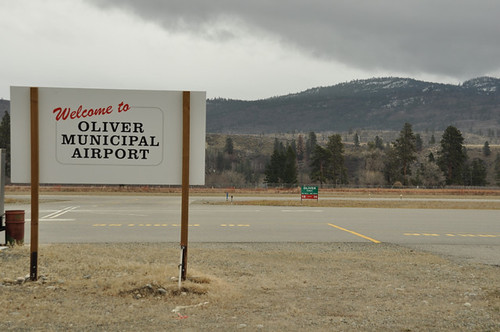 Oliver Airport