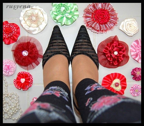 feetfirst with flower bows1