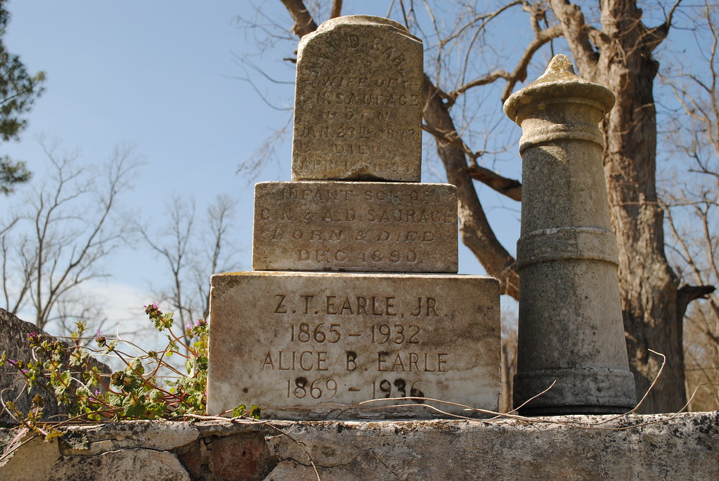 earle, saurage tomb