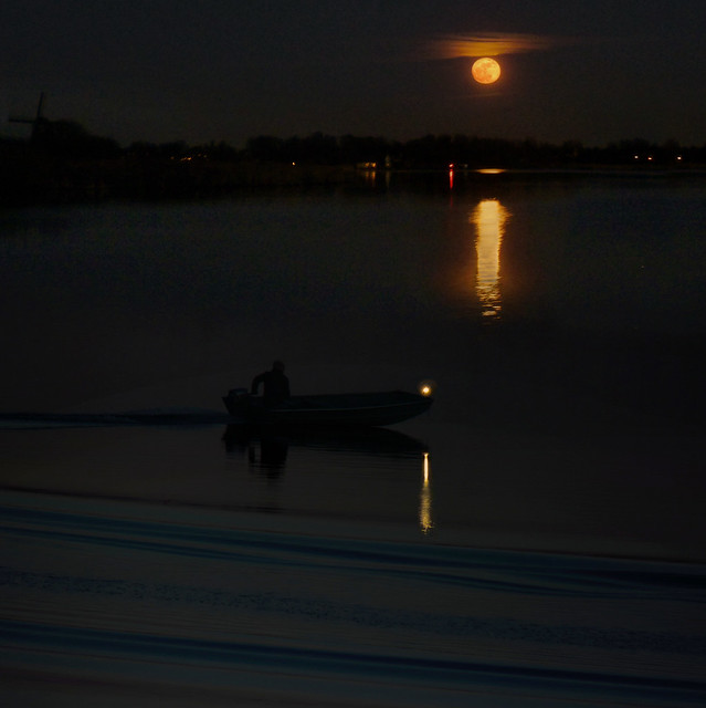 Supermoon helps boatman navigating through the darkness by B?n
