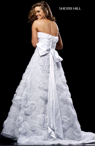 Wedding dress style roses are elegant and decorated with roses of exquisite
