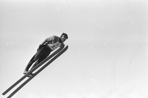 Dieter Neuendorfs sølvsvev under Spesielt hopprenn, liten bakke i Midtstubakken, VM på ski i Oslo 1966