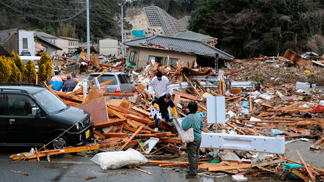 470_tsunami_quake_japan_damage_110411