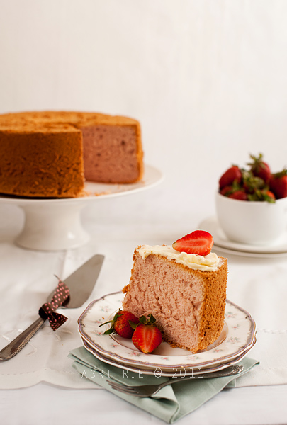 strawberry chiffon cake