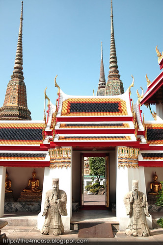 Wat Pho - Phra Maha Chedi Si Rajakarn