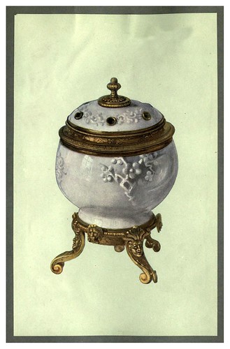 004-Jarrón de porcelana blanca de Tehua en la provincia de Fuchien-A book of porcelain…1910-William Gibs