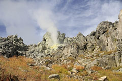 焼岳北峰の山頂の噴気口