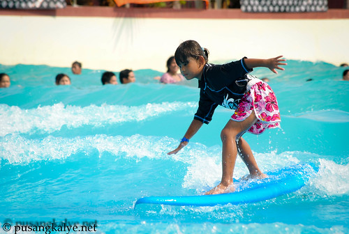 kids_surfing