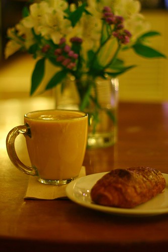 latte & croissant