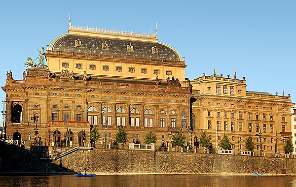 The National Theatre Prague(picturesfromprague.com)