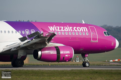 HA-LWB - 4246 - Wizzair - Airbus A320-232 - Luton - 110324 - Steven Gray - IMG_1317