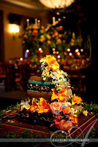 david-tutera-my-fair-wedding-ny-book-details-tropical sugar flowers on chocolate wedding cake
