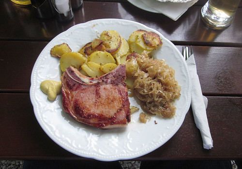 smoked pork chop with sauerkraut & fried potatoes / Kassler mit Sauerkraut & Bratkartoffeln