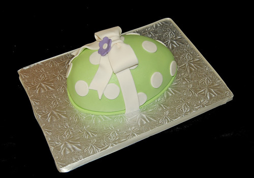 Green polka easter egg cake