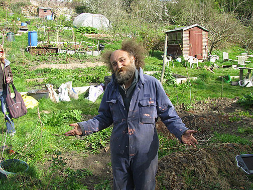 royate-mike-feingold-in-his-allotment-arms-outstretched_8286