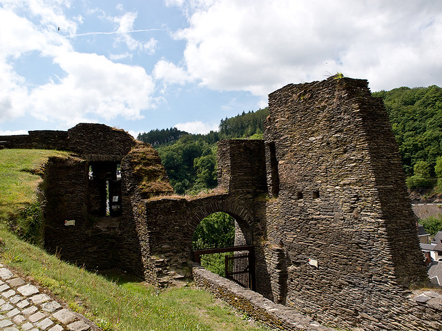 Ruïnes  feodaal kasteel  La Roche-en-Ardenne