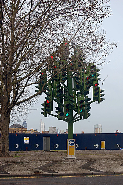 Canary Wharf Xmas tree 