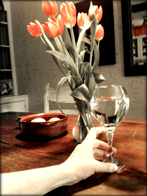 tulips-wine-glass
