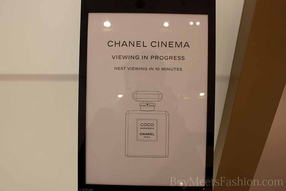 A mini CHANEL cinema at Selfridges promoting Coco Mademoiselle, featuring Keira Knightley