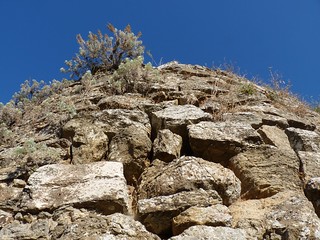 Armungia (Ca) - Le possenti mura del nuraghe (1500 bC)