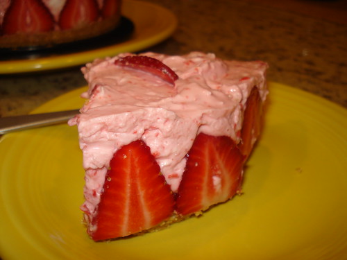chilled cheesecake strawberries