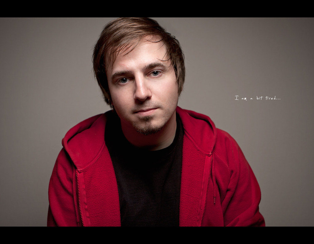 Project 365, Day 319, 319/365, Strobist, bokeh, self portrait, Canon ef 24-70 f2.8, tired, red jacket, onelight, 
