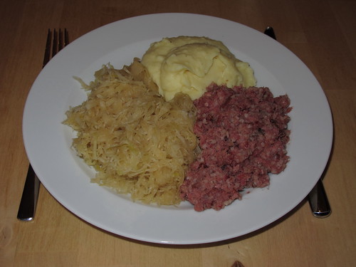 Stippgrütze mit Sauerkraut und Kartoffelpüree | Gourmandise