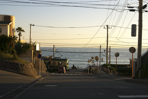 鎌倉高校前から江ノ電と海