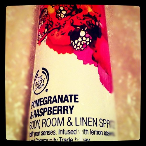 Pomegranate & Raspberry Linen Spritz™