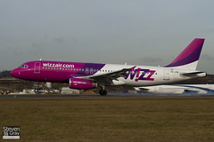 HA-LPW - 3947 - Wizzair - Airbus A320-232 - Luton - 100201 - Steven Gray - IMG_6645